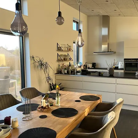 Modern For A Spring Getaway Hinge